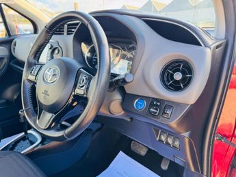 Toyota Yaris 1.5 VVT-h Icon Tech E-CVT Euro 6 (s/s) 5dr