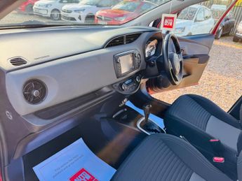 Toyota Yaris 1.5 VVT-h Icon Tech E-CVT Euro 6 (s/s) 5dr