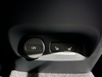 Volvo XC40 1.5 T3 R-Design Auto Euro 6 (s/s) 5dr