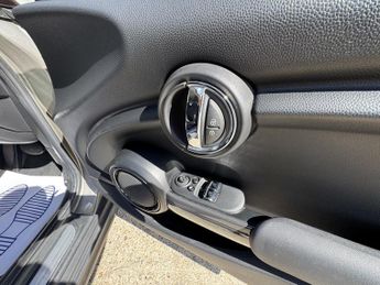 MINI Hatch 1.5 Cooper Classic Steptronic Euro 6 (s/s) 3dr