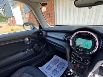 MINI Hatch 1.5 Cooper Classic Steptronic Euro 6 (s/s) 3dr