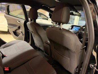 Ford Focus 1.0T EcoBoost ST-Line Euro 6 (s/s) 5dr