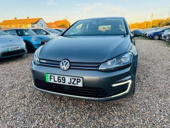 Volkswagen e-Golf 35.8kWh e-Golf Auto 5dr