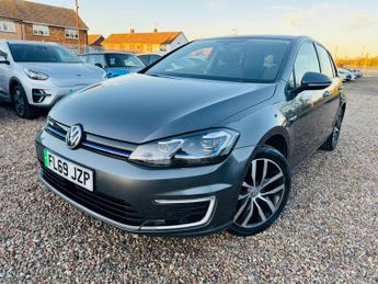 Volkswagen e-Golf 35.8kWh e-Golf Auto 5dr