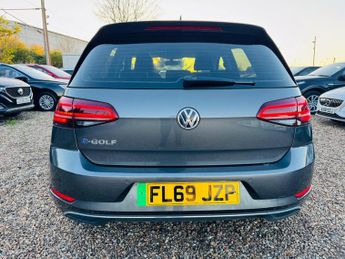 Volkswagen e-Golf 35.8kWh e-Golf Auto 5dr
