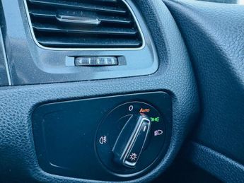 Volkswagen e-Golf 35.8kWh e-Golf Auto 5dr