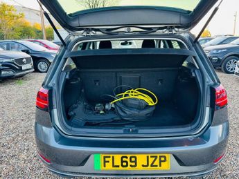 Volkswagen e-Golf 35.8kWh e-Golf Auto 5dr