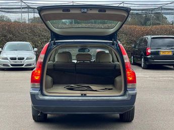 Volvo V70 2.4 SE 5dr