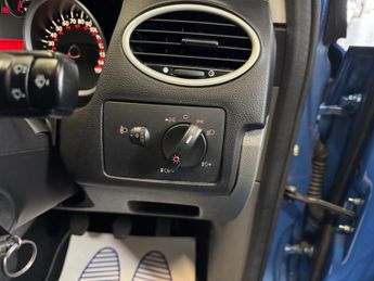 Ford Focus 1.6 Zetec S 5dr