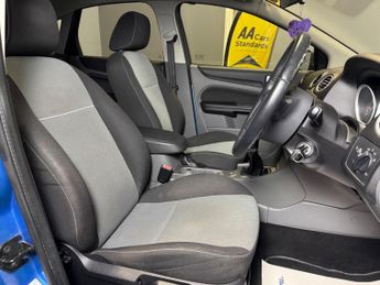 Ford Focus 1.6 Zetec S 5dr