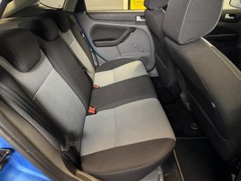 Ford Focus 1.6 Zetec S 5dr