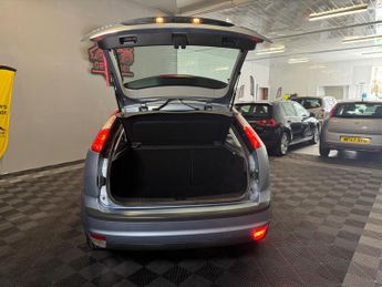 Ford Focus 1.6 Zetec Climate 5dr