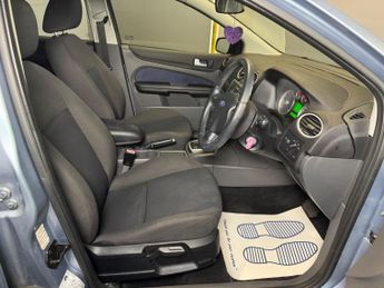Ford Focus 1.6 Zetec Climate 5dr