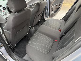 Vauxhall Corsa 1.4i 16v Club 5dr