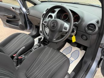 Vauxhall Corsa 1.4i 16v Club 5dr