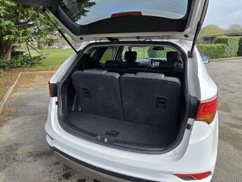 Hyundai Santa Fe 2.2 CRDi Blue Drive Premium SUV 5dr Diesel Auto 4WD Euro 6 (s/s)