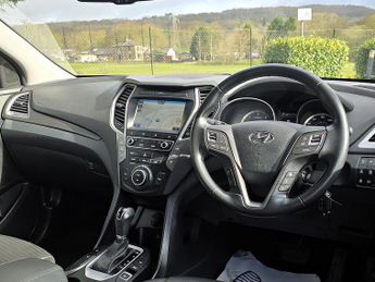 Hyundai Santa Fe 2.2 CRDi Blue Drive Premium SUV 5dr Diesel Auto 4WD Euro 6 (s/s)