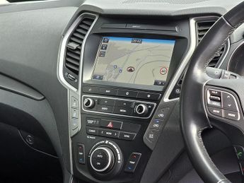 Hyundai Santa Fe 2.2 CRDi Blue Drive Premium SUV 5dr Diesel Auto 4WD Euro 6 (s/s)