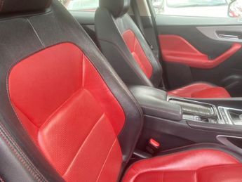 Jaguar F-PACE 2.0 D180 R-Sport Auto AWD Euro 6 (s/s) 5dr