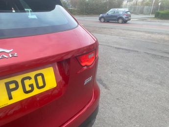 Jaguar F-PACE 2.0 D180 R-Sport Auto AWD Euro 6 (s/s) 5dr