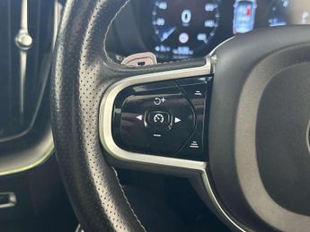 Volvo XC60 2.0 D4 R-Design SUV 5dr Diesel Auto AWD Euro 6 (s/s) (190 ps)