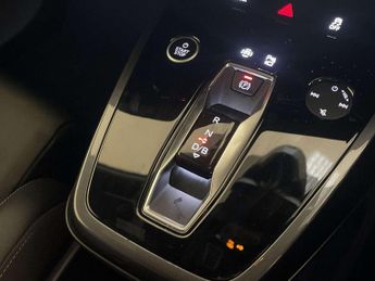 Audi Q4 e-tron 35 S line SUV 5dr Electric Auto 55kWh (170 ps)