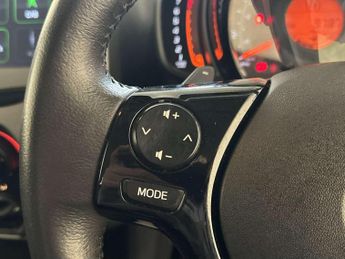 Toyota AYGO 1.0 VVT-i x-play Hatchback 5dr Petrol x-shift Euro 6 (71 ps)