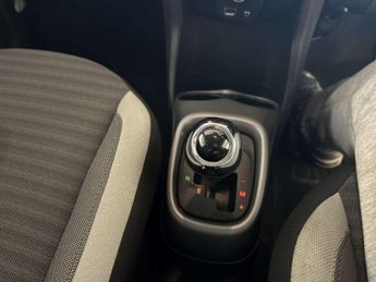 Toyota AYGO 1.0 VVT-i x-play Hatchback 5dr Petrol x-shift Euro 6 (71 ps)