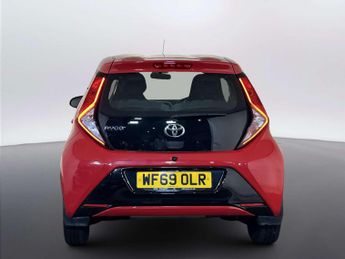 Toyota AYGO 1.0 VVT-i x-play Hatchback 5dr Petrol x-shift Euro 6 (71 ps)