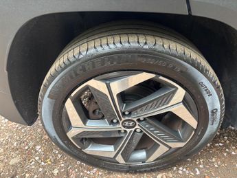 Hyundai TUCSON 1.6 h T-GDi 13.8kWh Premium Auto 4WD Euro 6 (s/s) 5dr