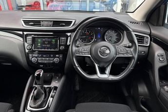 Nissan Qashqai 1.3 DIG-T (158ps) N-Connecta [Glass Roof]