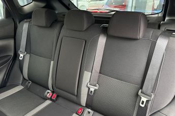 Nissan Qashqai 1.3 DIG-T (158ps) N-Connecta [Glass Roof]