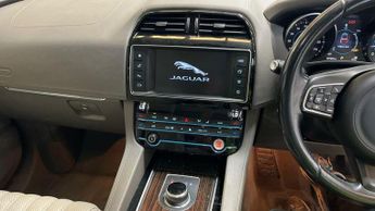 Jaguar F-PACE 2.0 D180 Portfolio Auto AWD Euro 6 (s/s) 5dr
