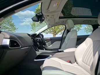 Jaguar F-PACE 2.0 D180 Portfolio Auto AWD Euro 6 (s/s) 5dr