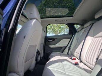 Jaguar F-PACE 2.0 D180 Portfolio Auto AWD Euro 6 (s/s) 5dr