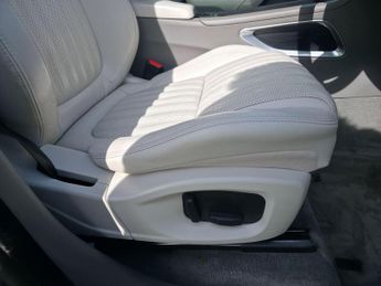 Jaguar F-PACE 2.0 D180 Portfolio Auto AWD Euro 6 (s/s) 5dr