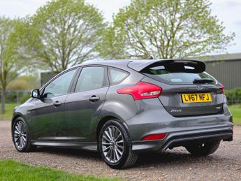 Ford Focus 1.0T EcoBoost ST-Line Auto Euro 6 (s/s) 5dr