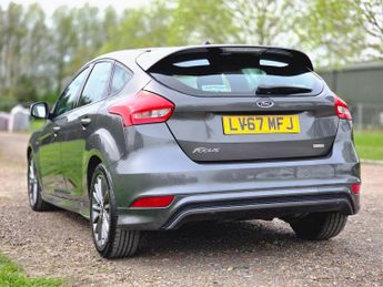 Ford Focus 1.0T EcoBoost ST-Line Auto Euro 6 (s/s) 5dr