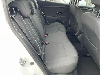 Renault Megane 1.6 16V Dynamique TomTom Euro 5 5dr