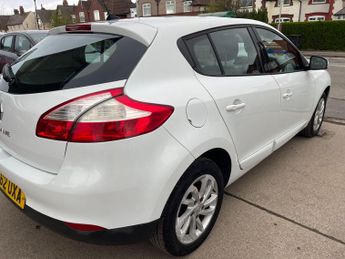 Renault Megane 1.6 16V Dynamique TomTom Euro 5 5dr