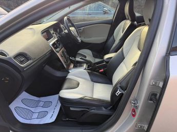 Volvo V40 Cross Country 1.5 T3 GPF Pro Auto Euro 6 (s/s) 5dr