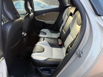 Volvo V40 Cross Country 1.5 T3 GPF Pro Auto Euro 6 (s/s) 5dr