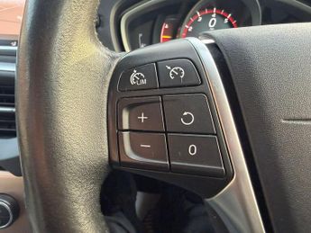 Volvo V40 Cross Country 1.5 T3 GPF Pro Auto Euro 6 (s/s) 5dr