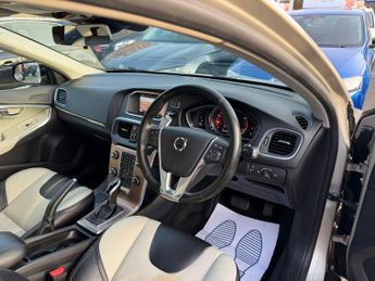 Volvo V40 Cross Country 1.5 T3 GPF Pro Auto Euro 6 (s/s) 5dr