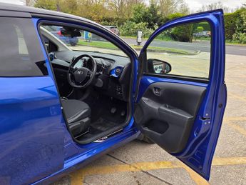 Toyota AYGO 1.0 VVT-i x-clusiv x-shift Euro 6 5dr