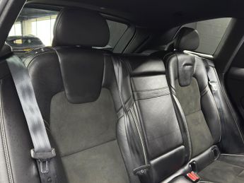 Volvo XC60 2.0 D5 PowerPulse R-Design Auto AWD Euro 6 (s/s) 5dr