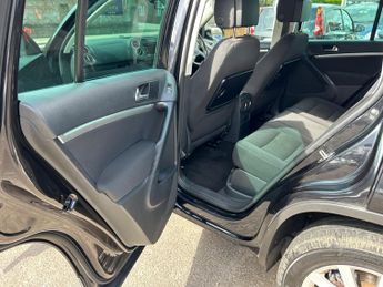 Volkswagen Tiguan 2.0 TDI BlueMotion Tech SE DSG 4WD Euro 5 (s/s) 5dr