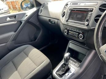 Volkswagen Tiguan 2.0 TDI BlueMotion Tech SE DSG 4WD Euro 5 (s/s) 5dr