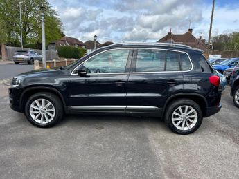Volkswagen Tiguan 2.0 TDI BlueMotion Tech SE DSG 4WD Euro 5 (s/s) 5dr