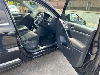 Volkswagen Tiguan 2.0 TDI BlueMotion Tech SE DSG 4WD Euro 5 (s/s) 5dr